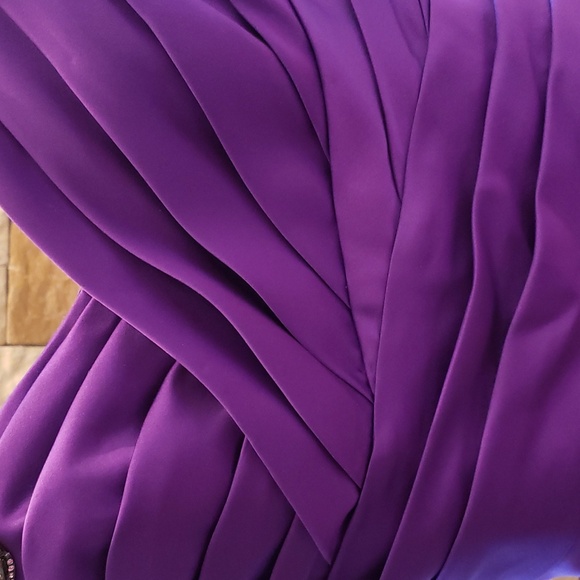 FORMAL DRESS - Picture 4 of 13